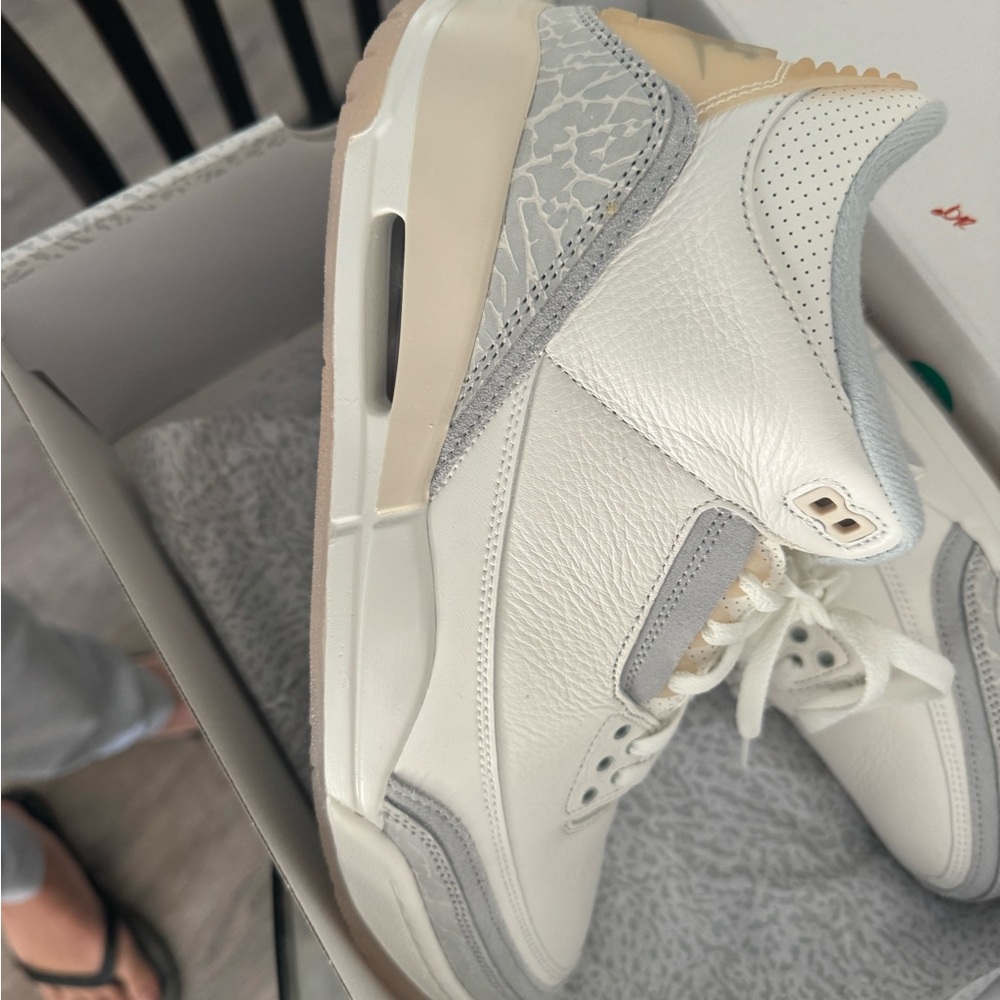 Jordan 3s size 11. Only worn indoors excellent condition.